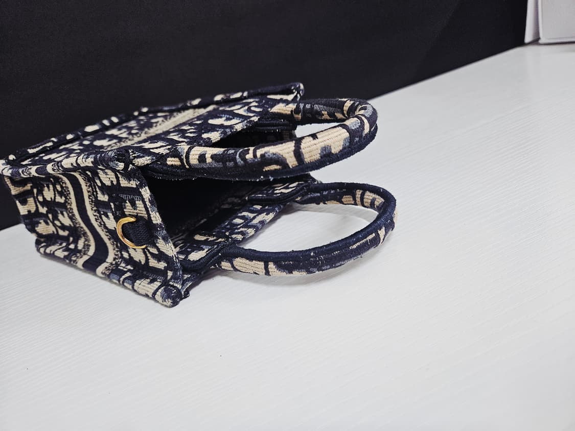 디올 미니 북도트 백 (영수증 포함 새상품급) 상품이미지6