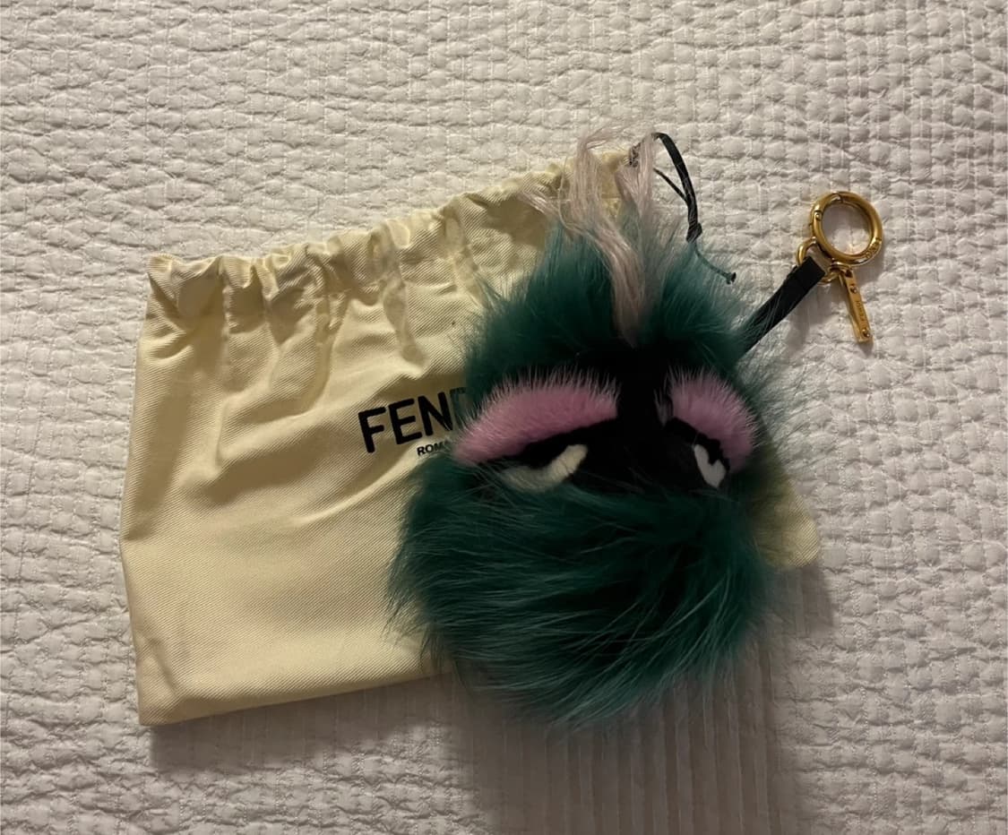 펜디 몬스터 미니아이 폼폼 퍼 참 키링 상품이미지1