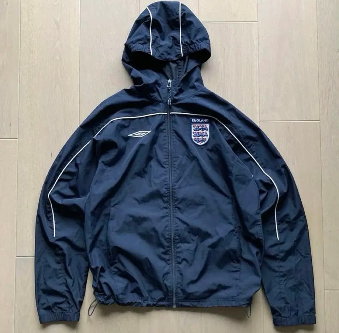 엄브로 잉글랜드 바람막이 상품이미지1