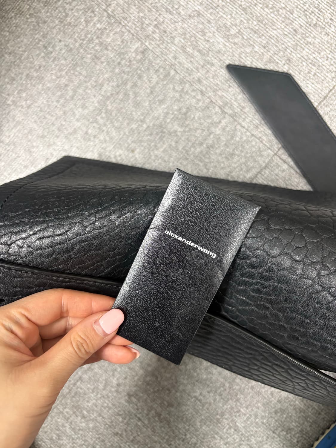 알렉산더왕 RICCO 램스킨 레더 미디엄 컨버터블 플랩 백 상품이미지6