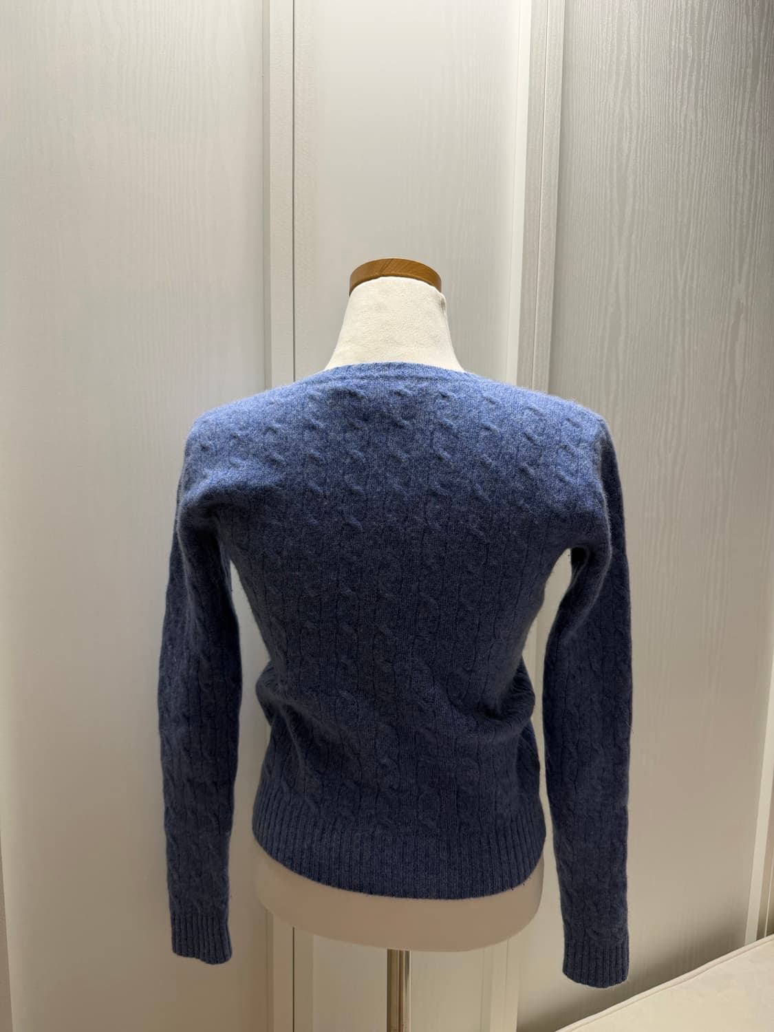 폴로 브이넥 니트 상품이미지2