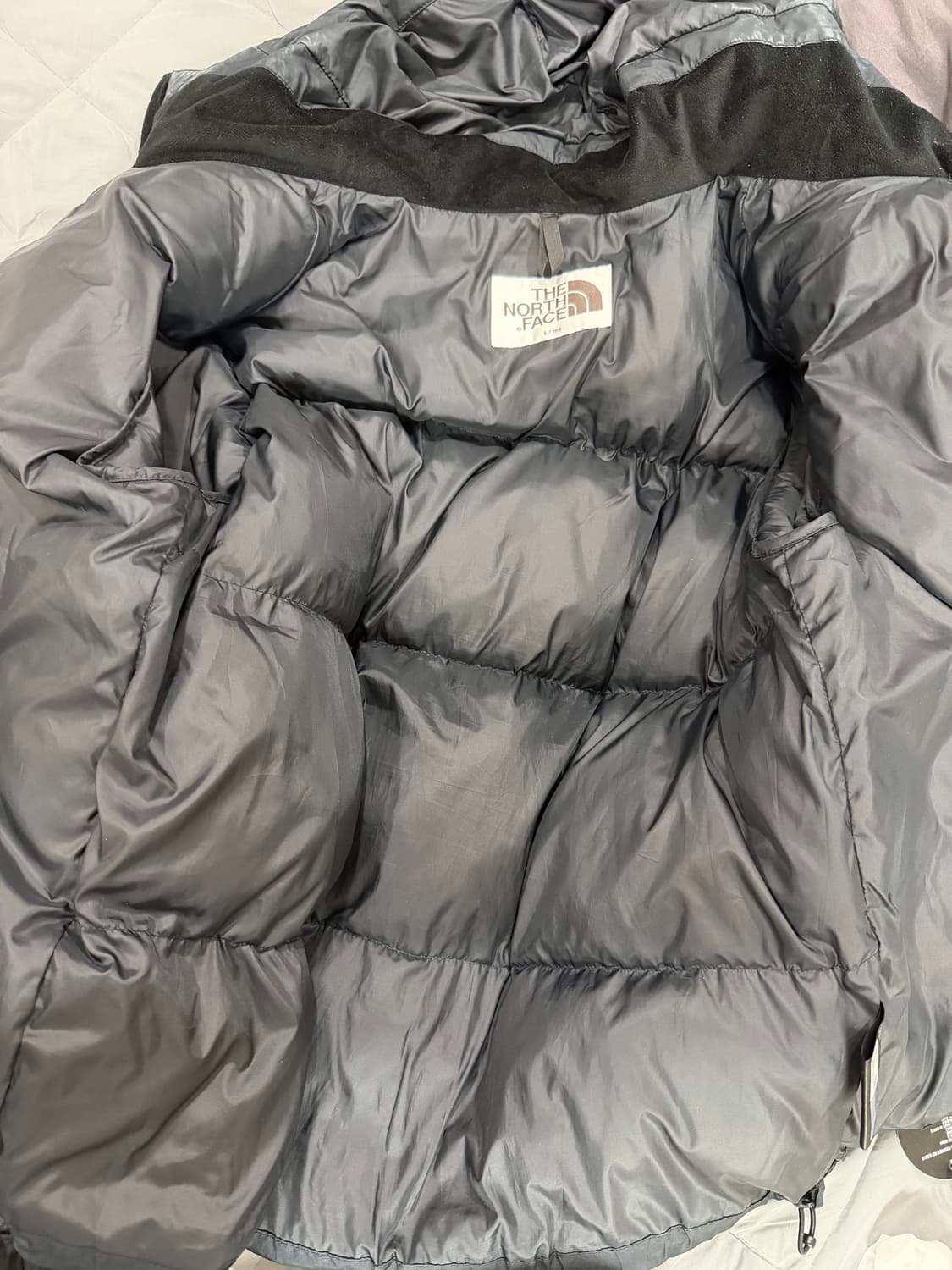 [100] 노스페이스 리버튼 온 볼 후드 블랙 패딩 상품이미지4