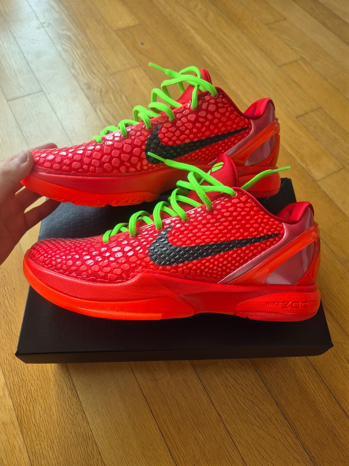 나이키 코비6 리버스그린치(280) 상품이미지2