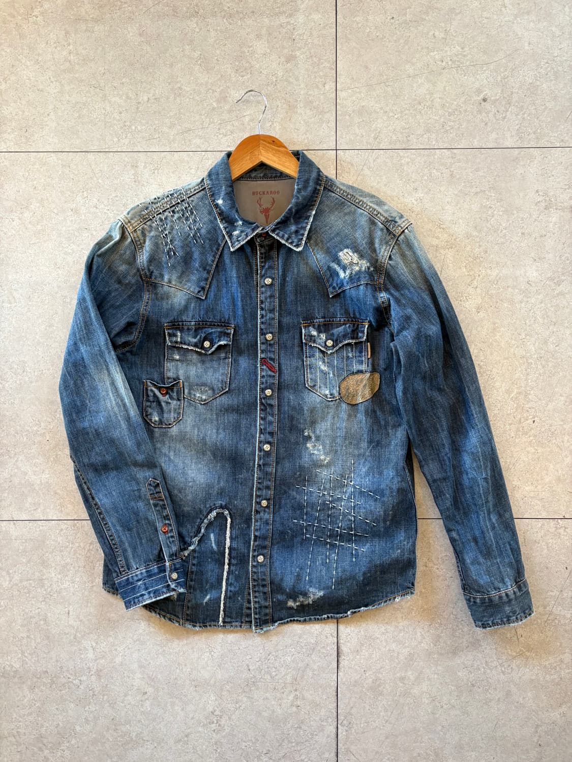 버카루 데미지 디테일 웨스턴 데님 셔츠 상품이미지1