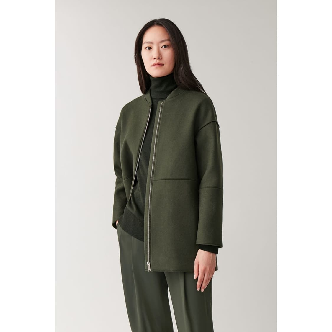 코스 COS 보일드 울 봄버 코트 상품이미지1