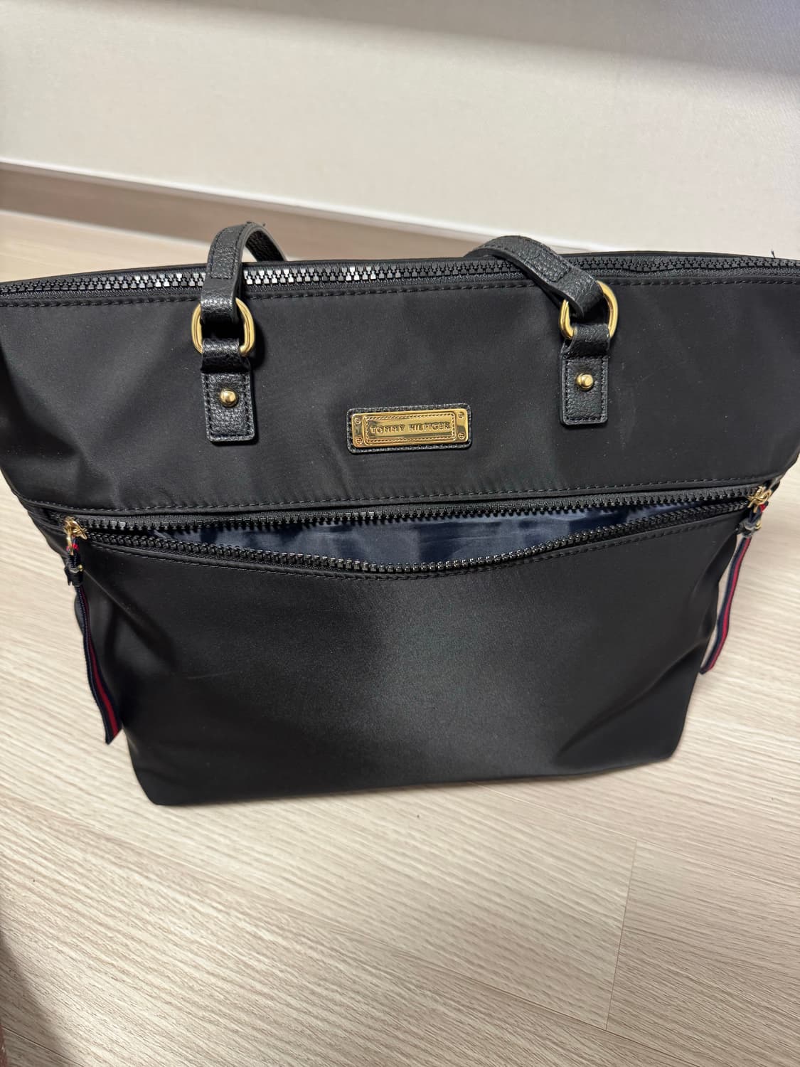 타미힐피거 포피 TH 토트백/숄더백(블랙) 판매합니다 상품이미지4
