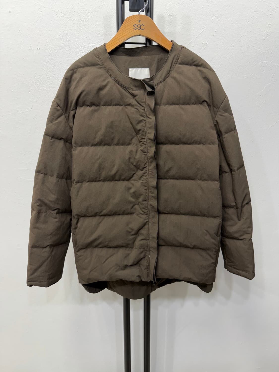 정품) 구호 여성 오버사이즈 브라운 구스경량 패딩 81 상품이미지1