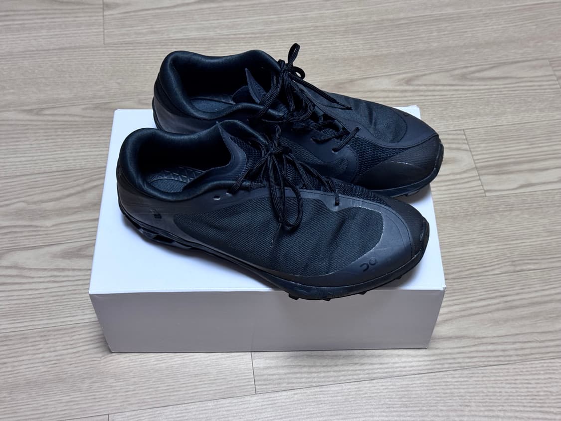 [250, 교환O] 파프 온 클라우드벤쳐 피크 올 블랙 상품이미지1