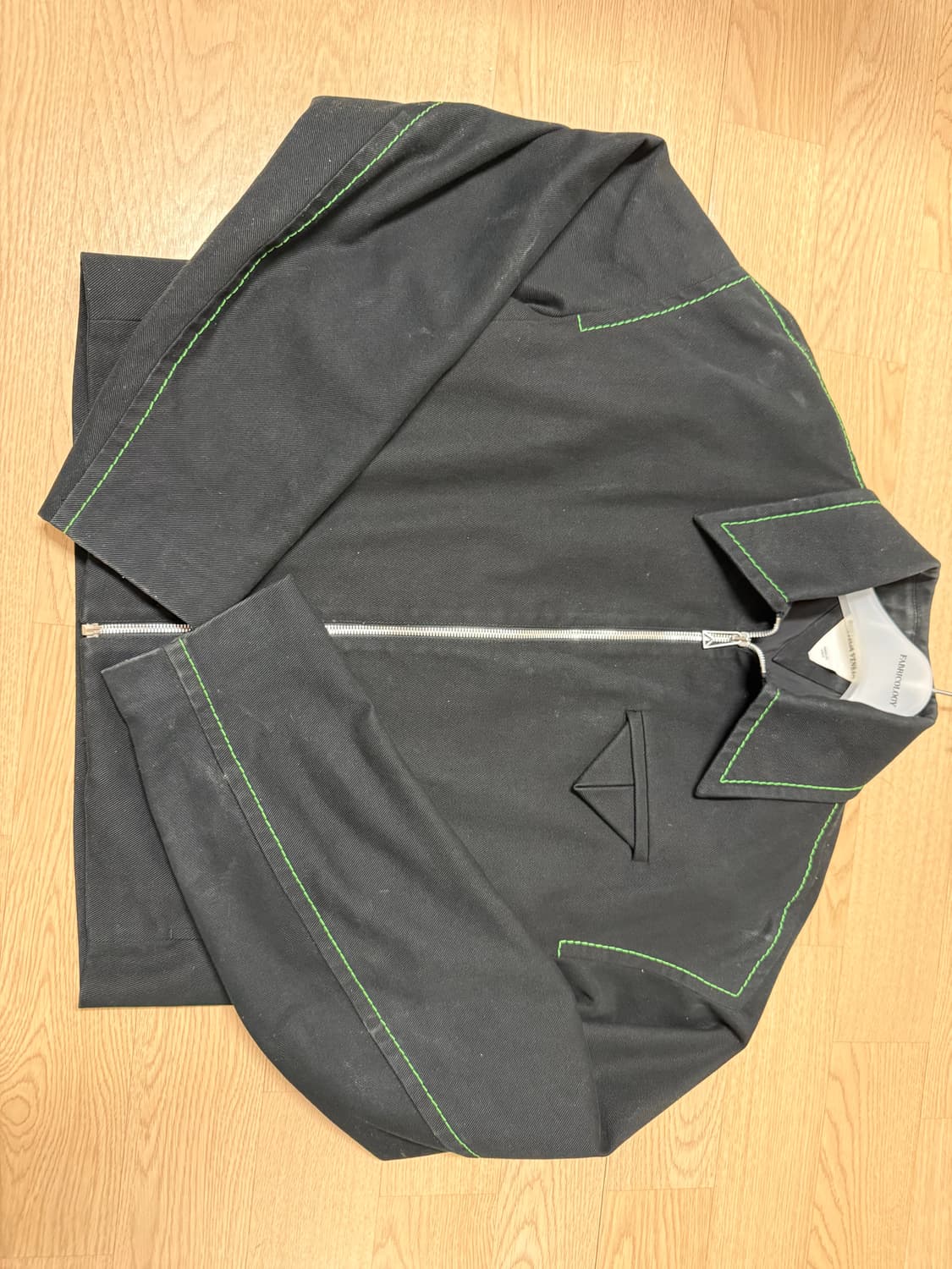 보테가 베네타 블랙 그린 스티치 자켓 상품이미지1