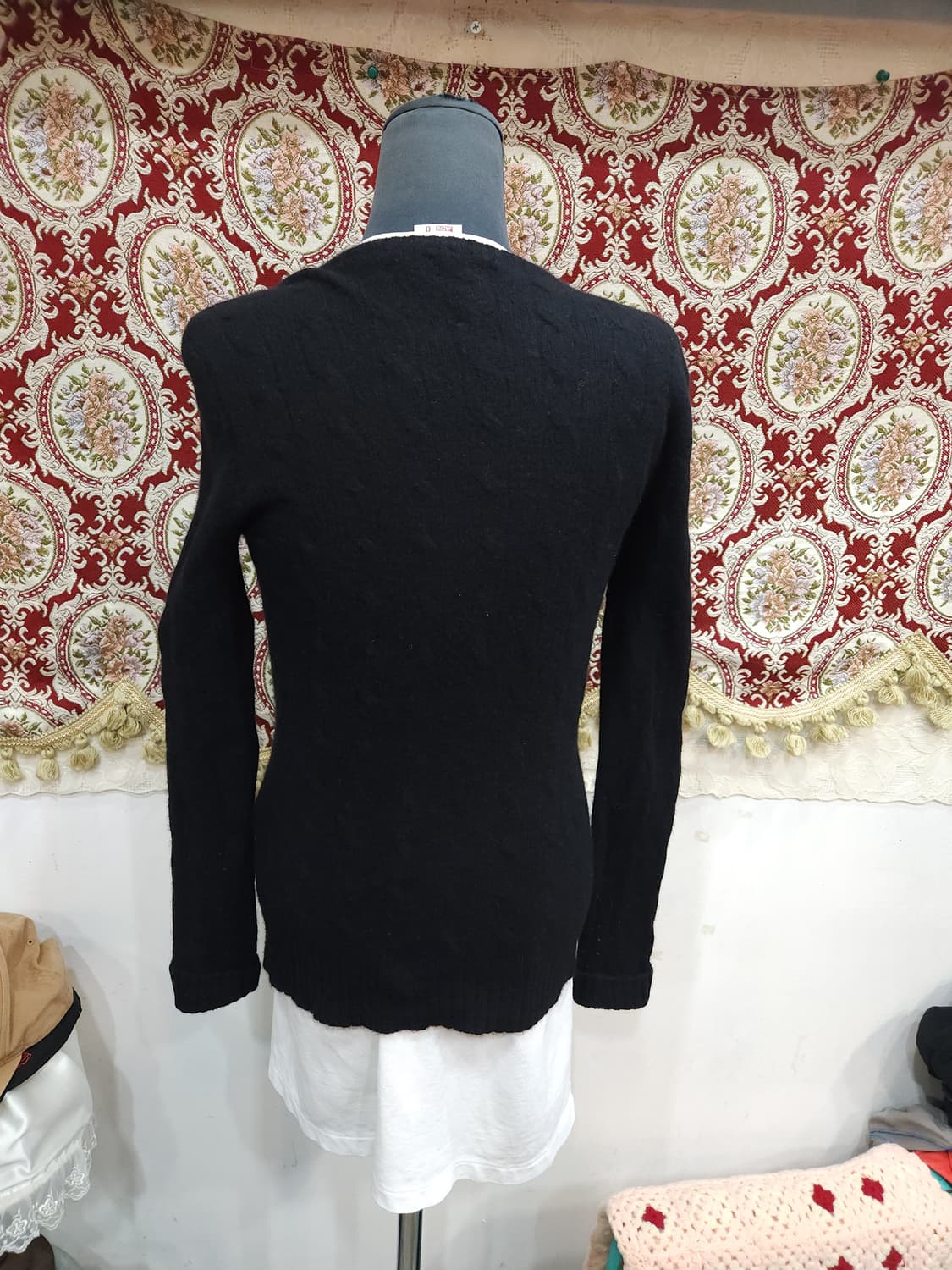 폴로 랄프로렌 블랙 램스울 꽈배기 니트
​
 상품이미지8