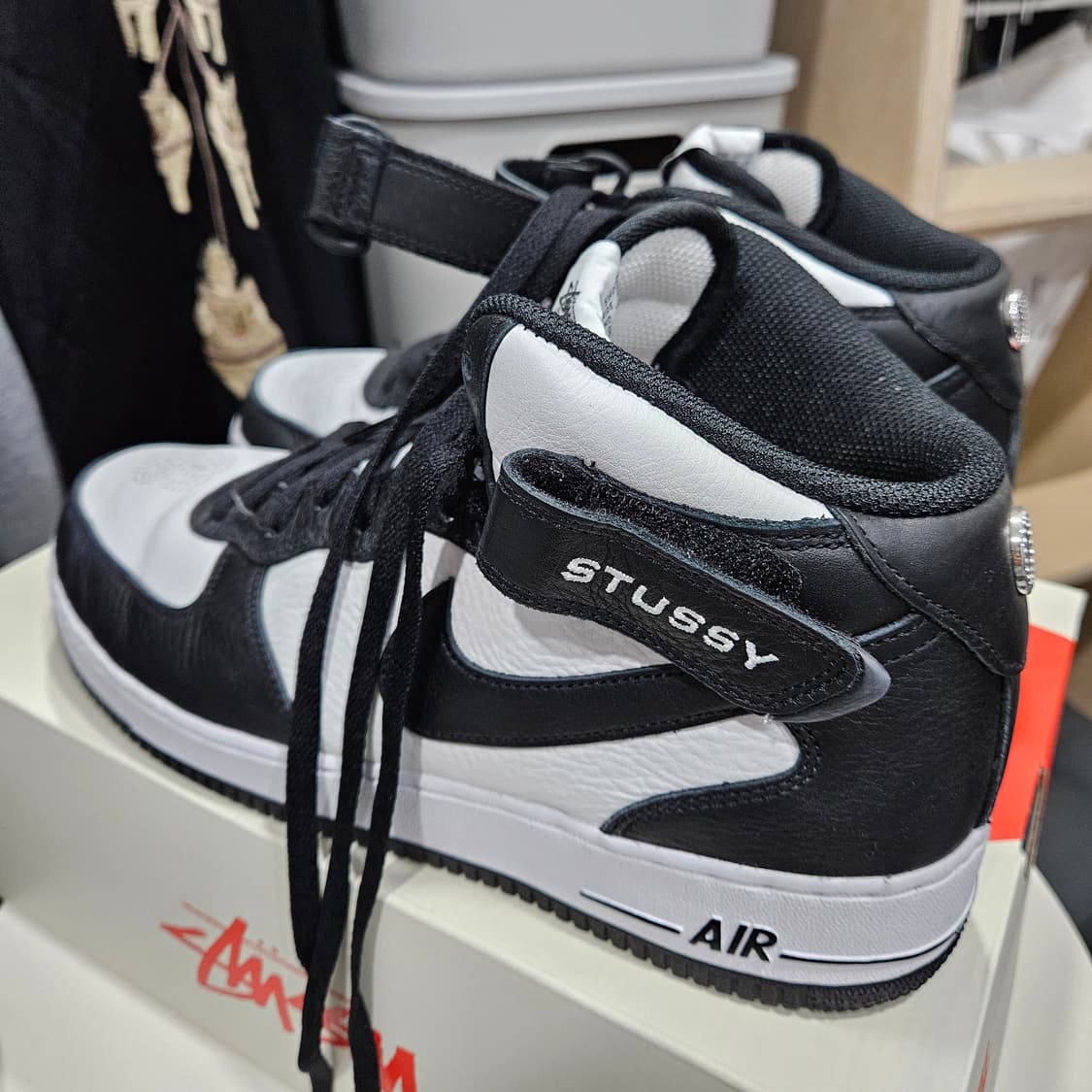 나이키 스투시 에어포스미드 블랙앤라이트본 285 상품이미지5