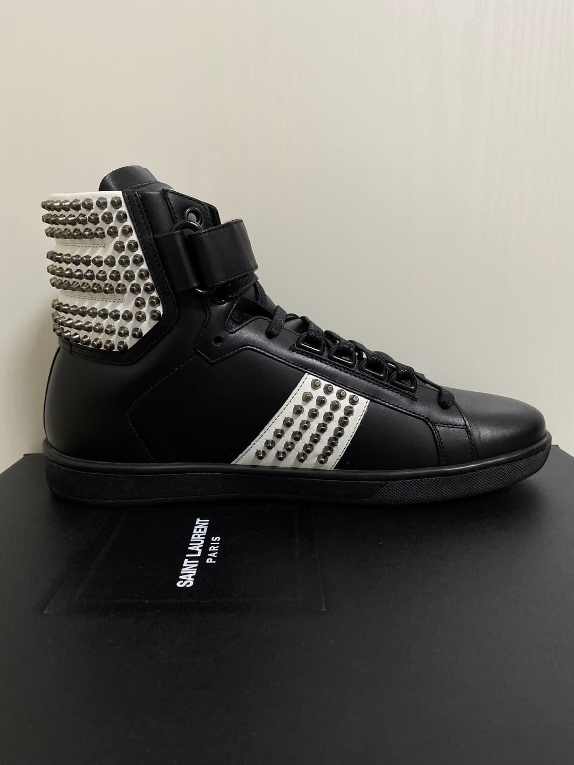 SAINT LAURENT SL/14H STUD SNEAKERS 상품이미지5