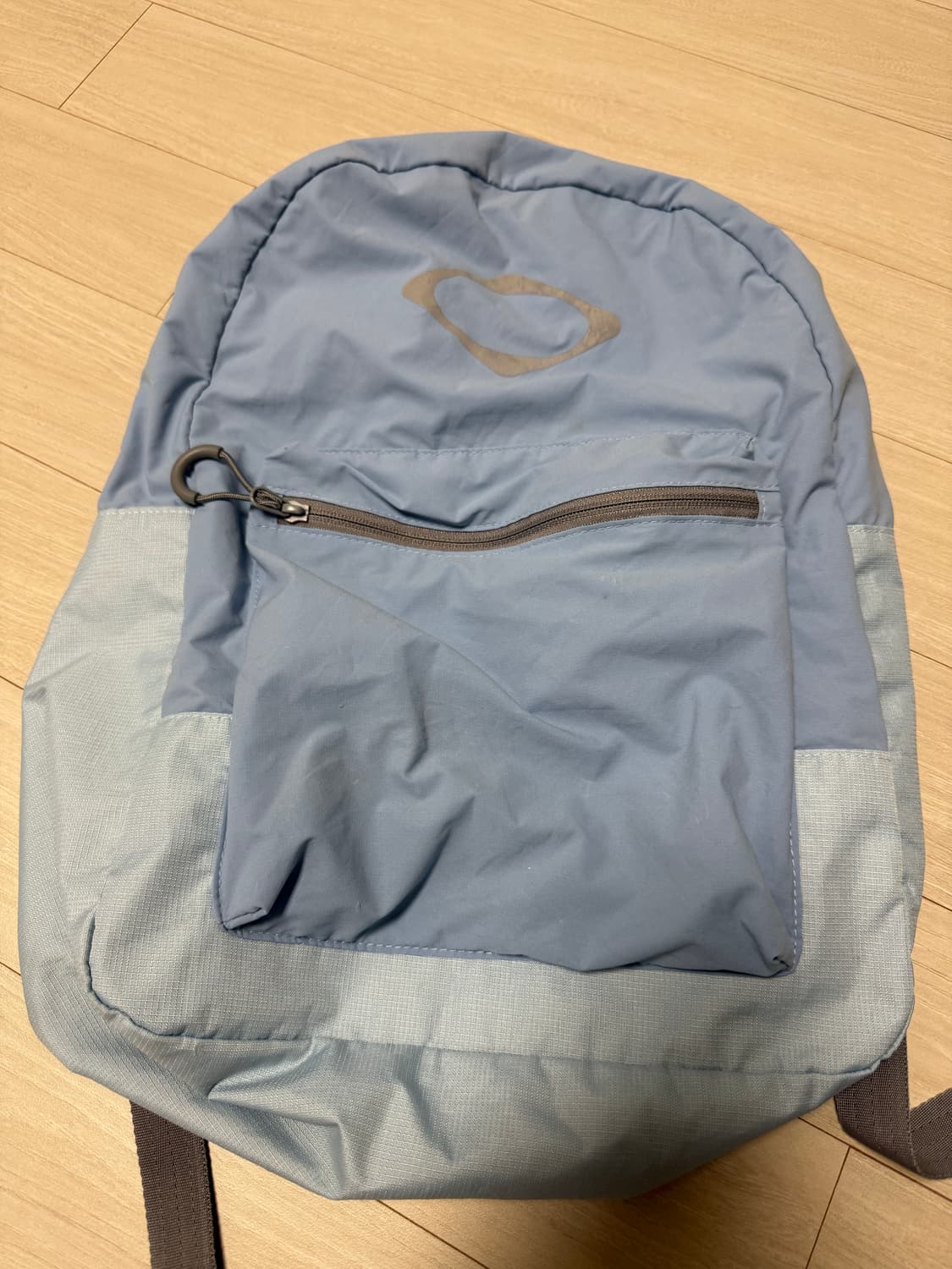 롬버스 라이트 웨이트 백팩 그레이시 블루 더현대 서울 한정 상품이미지3