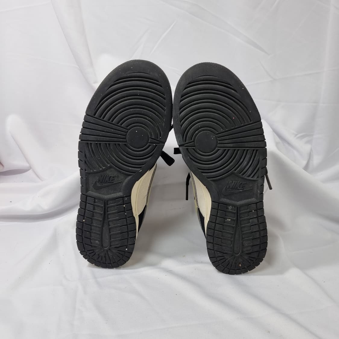 245 나이키 덩크 로우 LX 블랙 스웨이드 스니커즈 상품이미지5