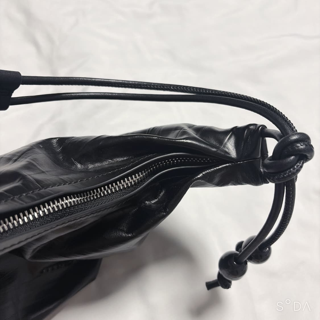 FERIA 페리아 블랙 레더 숄더백 상품이미지8