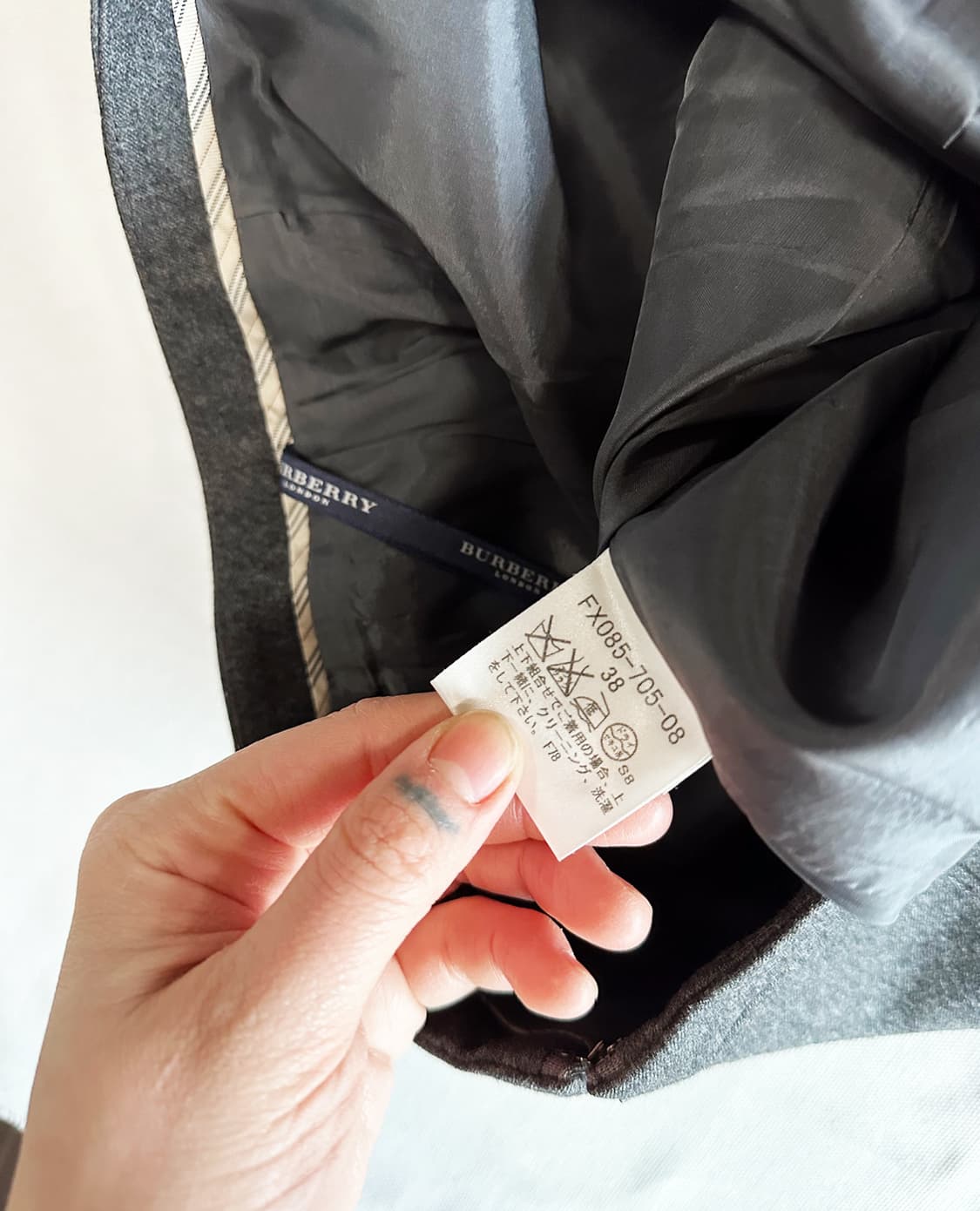 BURBERRY LONDON gray pleated skirt 상품이미지10