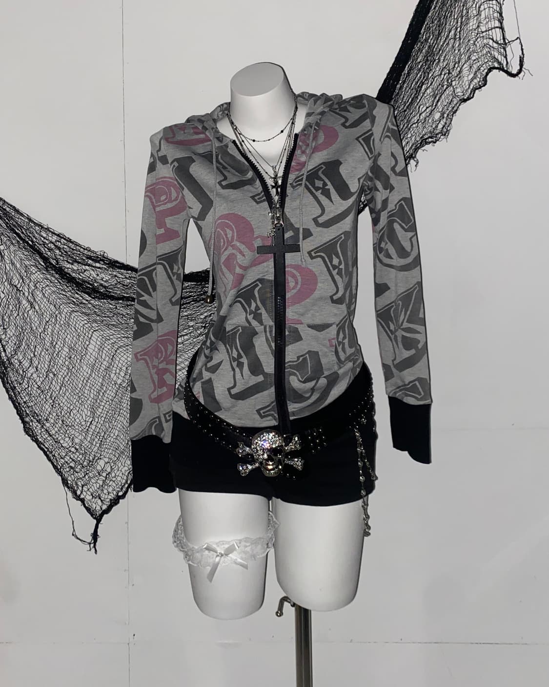 ꒰ঌ 펑크 고딕 레터링 그레이 후드집업 ໒꒱ 상품이미지1