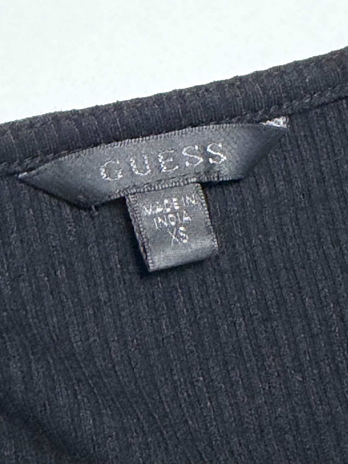 Guess 헨리넥 긴팔 니트티 블랙  상품이미지3