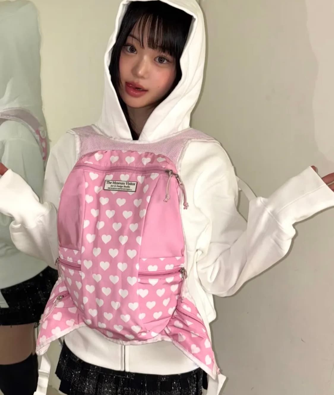 더뮤지엄비지터 하트 메쉬 마운테이닝 백팩 핑크 상품이미지2