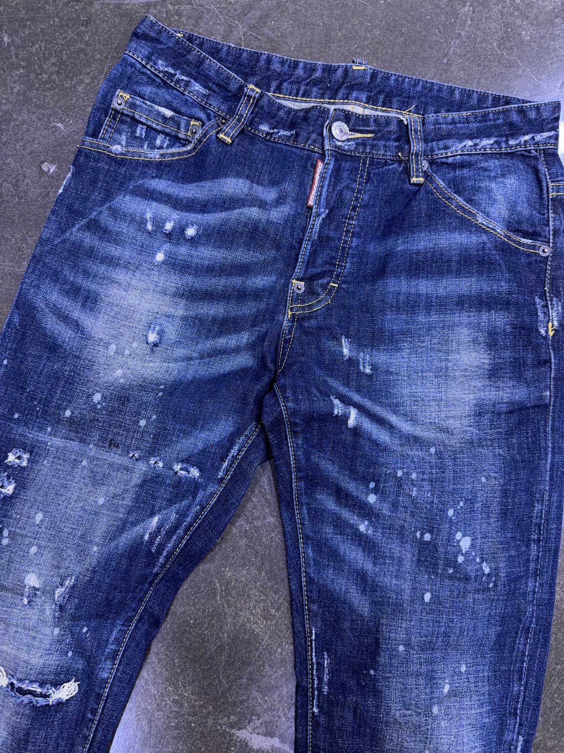 디스퀘어드2 페인팅 데미지 디테일 슬림 스트레이트핏 데님팬츠 44 상품이미지3