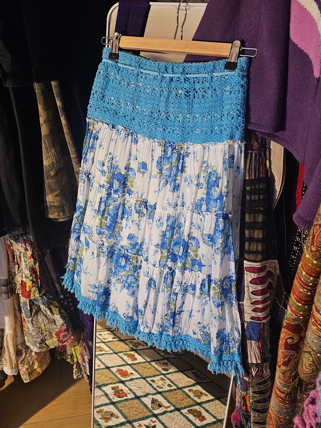 쿨톤 플라워 미디스커트 상품이미지2