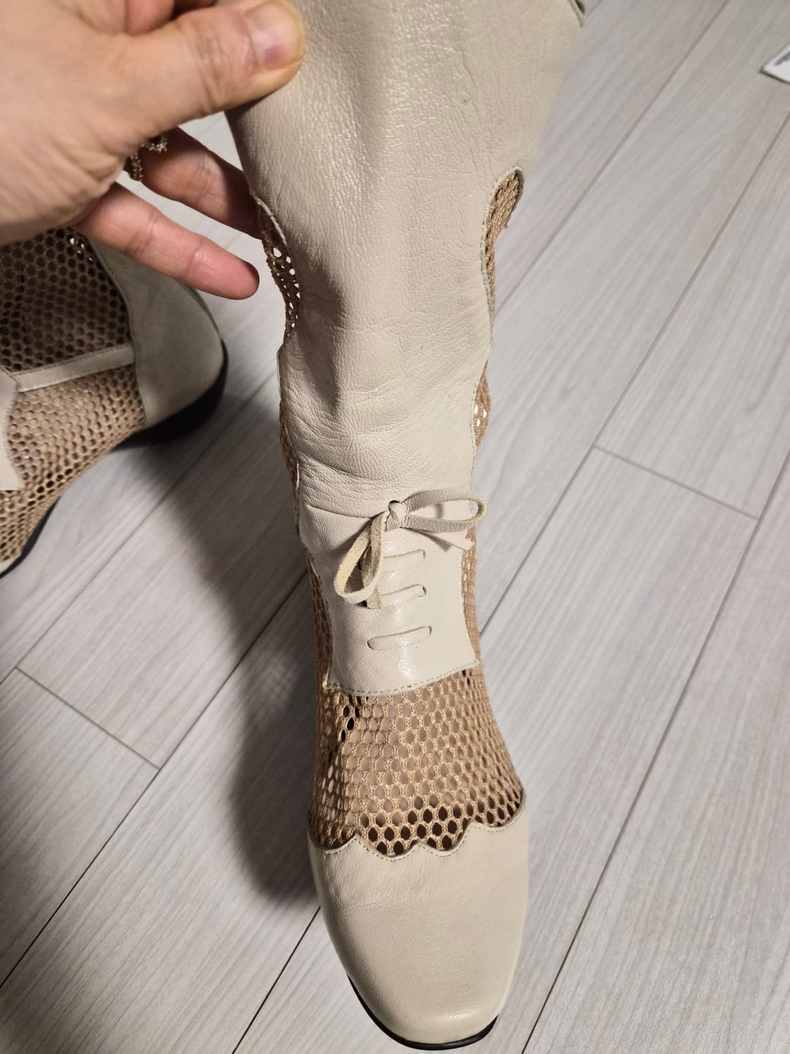 새상품 유니크한 가죽 망사 믹스 레이스업 부츠 (230 사이즈) 상품이미지2