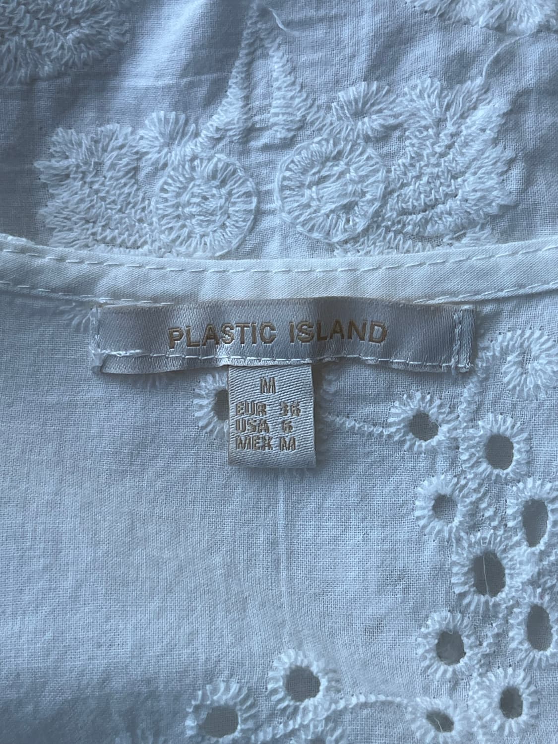 PLASTIC ISLAND 화이트 펀칭 블라우스 상품이미지5