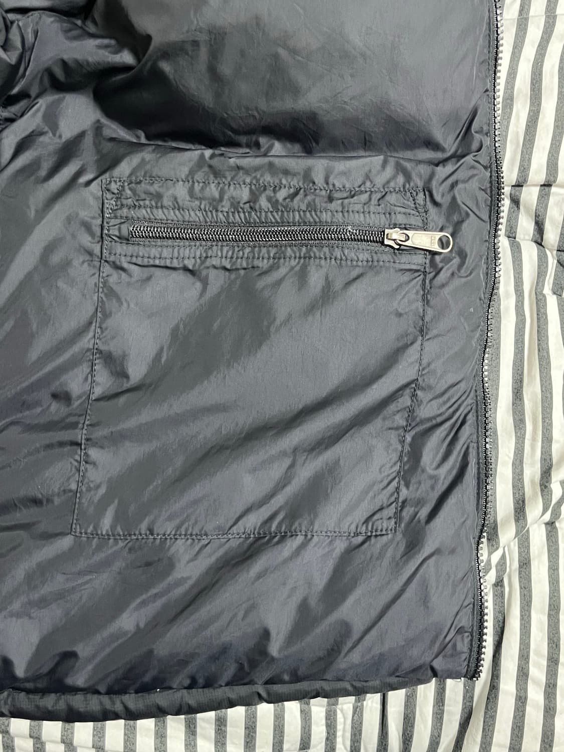 노스페이스 700 중앙로고 패딩 조끼 블랙 M 상품이미지8