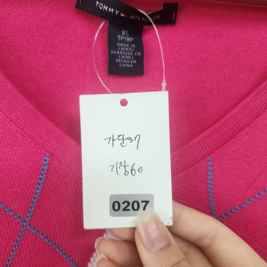 타미힐피거 핑크 아가일 V넥 니트 상품이미지8