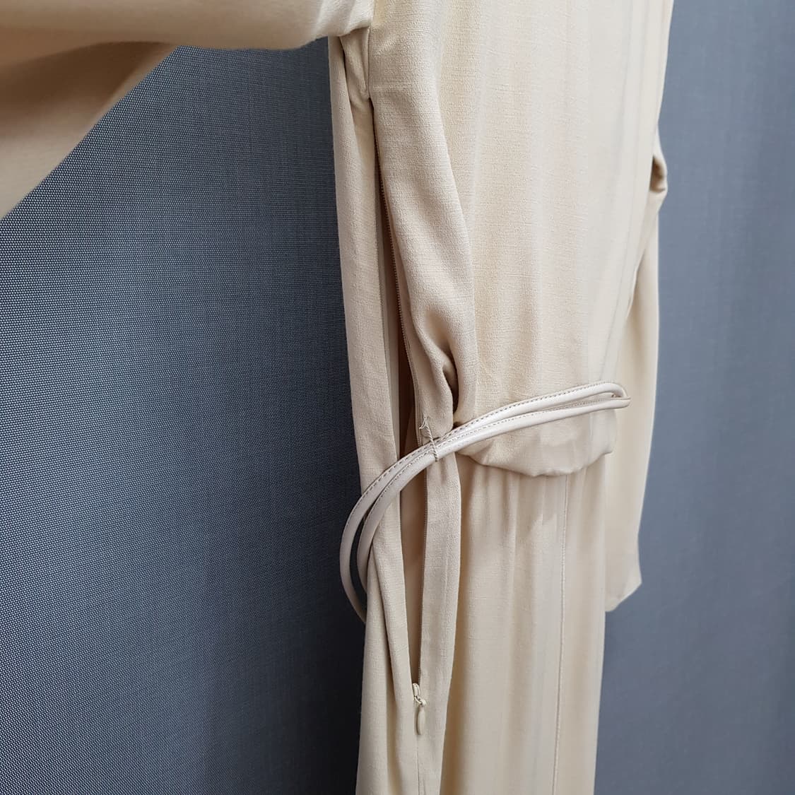 한섬 더캐시미어 미니멀 롱 원피스 82-94-160사이즈(택달린새제품) 상품이미지5