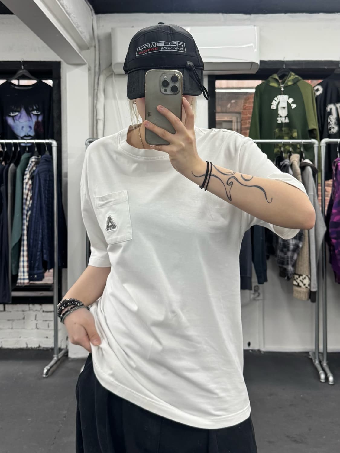 팔라스 포켓 로고 티셔츠 상품이미지3