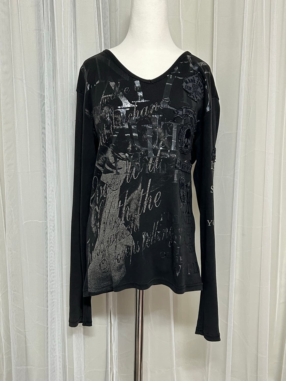 In the attic 펑크 디테일 롱슬리브 상품이미지1