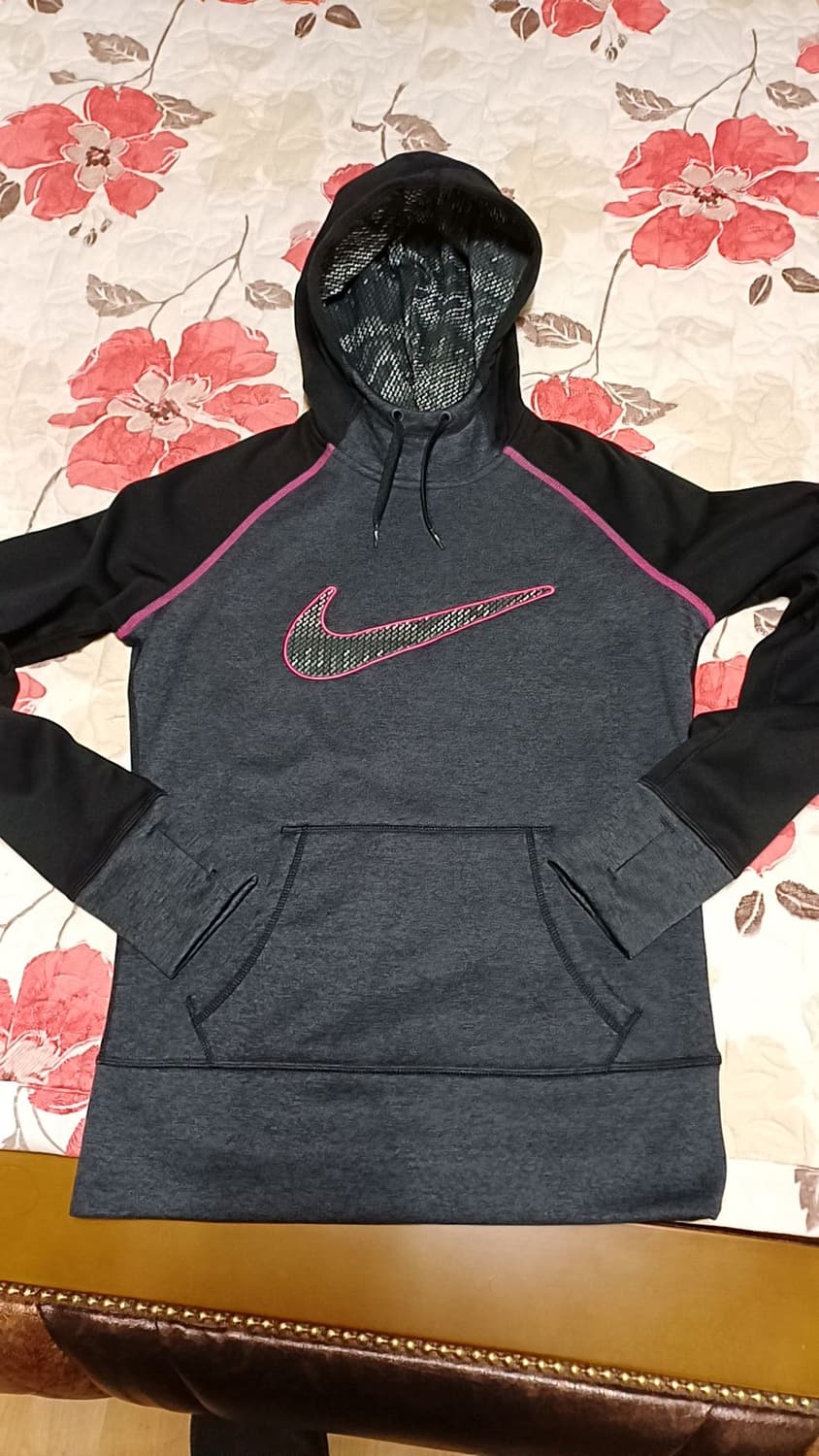 나이키 기모런닝후드 S 여성66 가슴50 기장67 상품이미지1