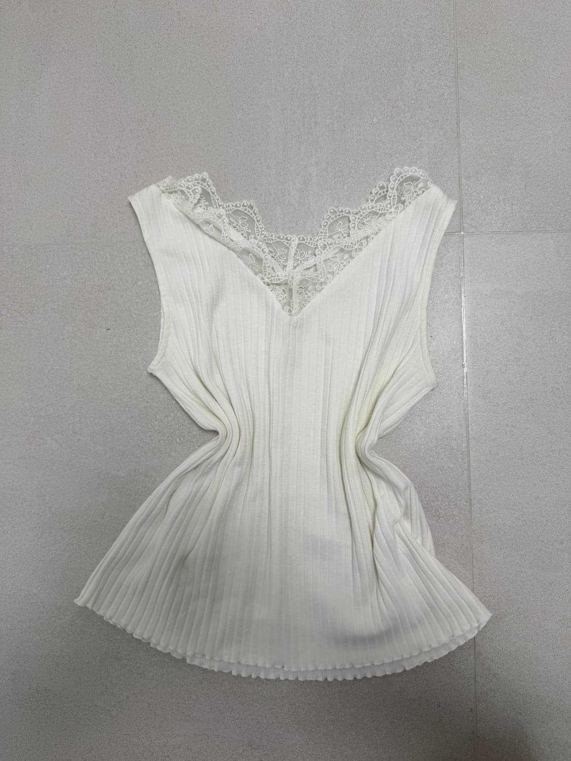 레이스 브이넥 나시  lace v sleeveles 상품이미지1