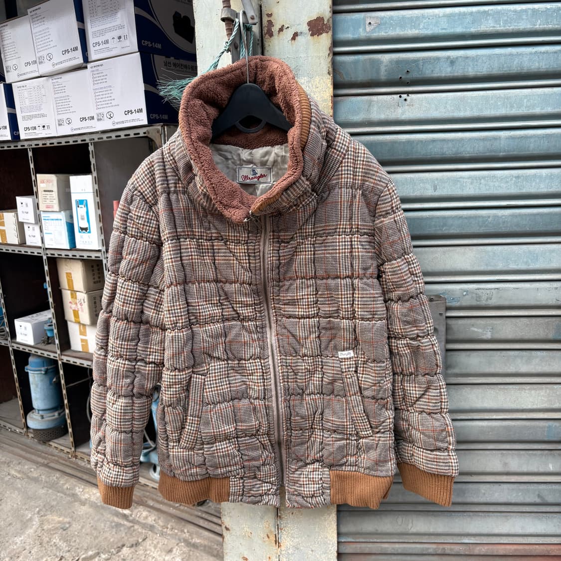 랭글러 블루벨 체크 패턴 퀼팅 자켓 상품이미지1