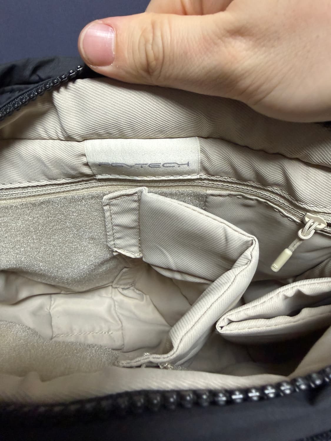 피지테크 원고 로프스트랩 숄더백 블랙 상품이미지5