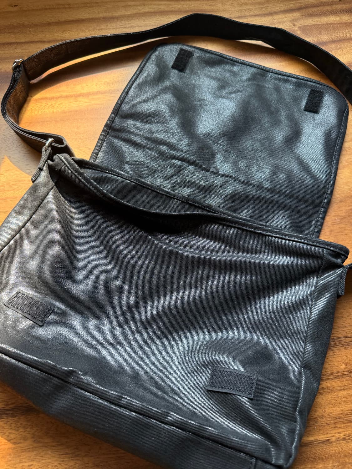 지초이 파르코 에디션 메신저백 판매합니다 상품이미지3