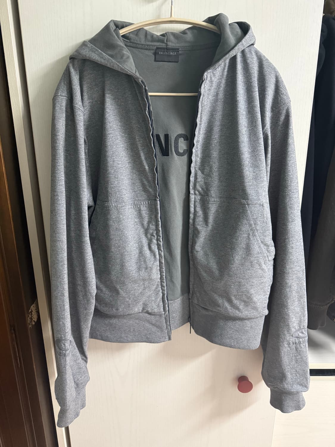 발렌시아가 리버시블 후드집업 그레이 / 카키 상품이미지1