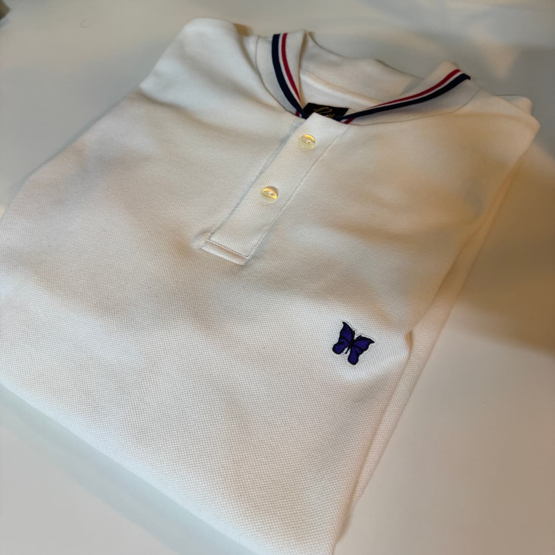 니들스 화이트 피케 티셔츠 상품이미지2