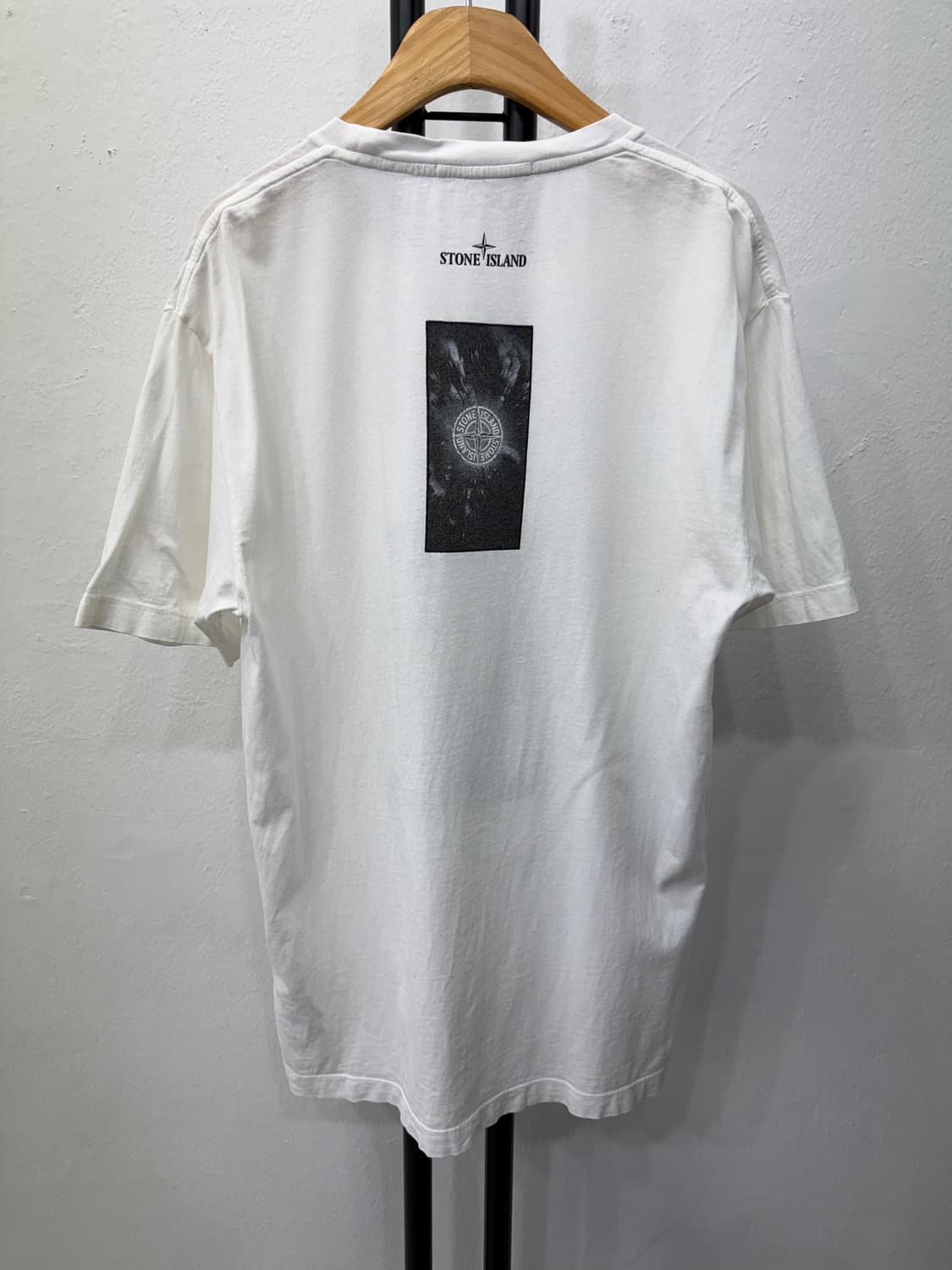 정품) 스톤아일랜드 화이트 프린팅 반팔티 S 상품이미지4