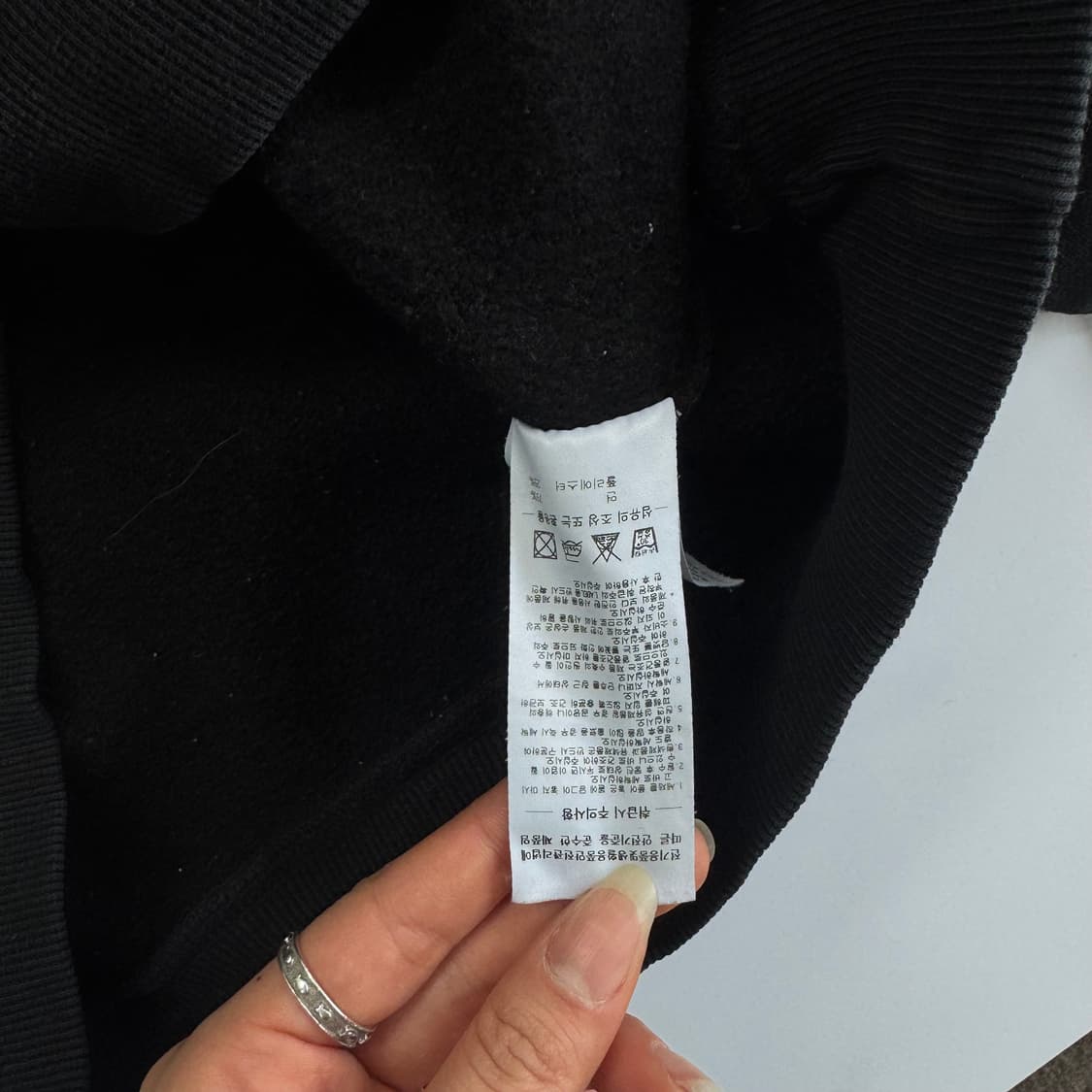 Sculptor 스컬프터 스펠아웃로고 블랙 맨투맨 상품이미지6