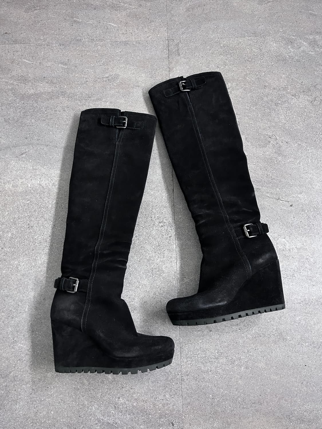 프라다 스웨이드 버클 웨지 롱 부츠 상품이미지1