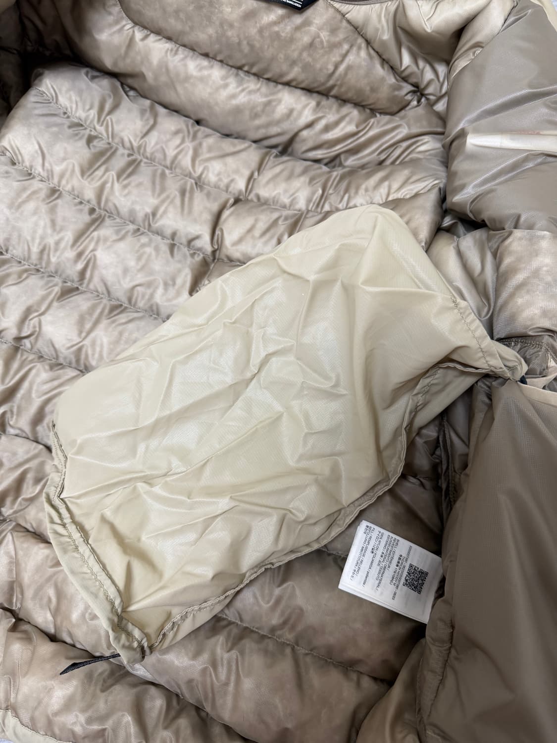 아크테릭스 토륨 스모크 블러프 L (김원중 착용) 상품이미지4