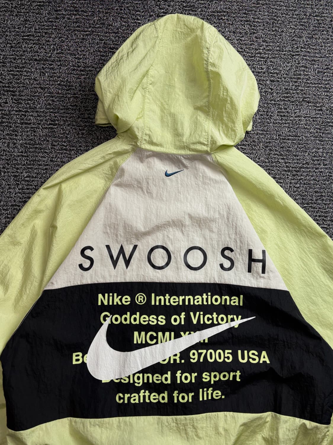 나이키 더블 스우시 가디스 빅토리 바람막이 3299 상품이미지1