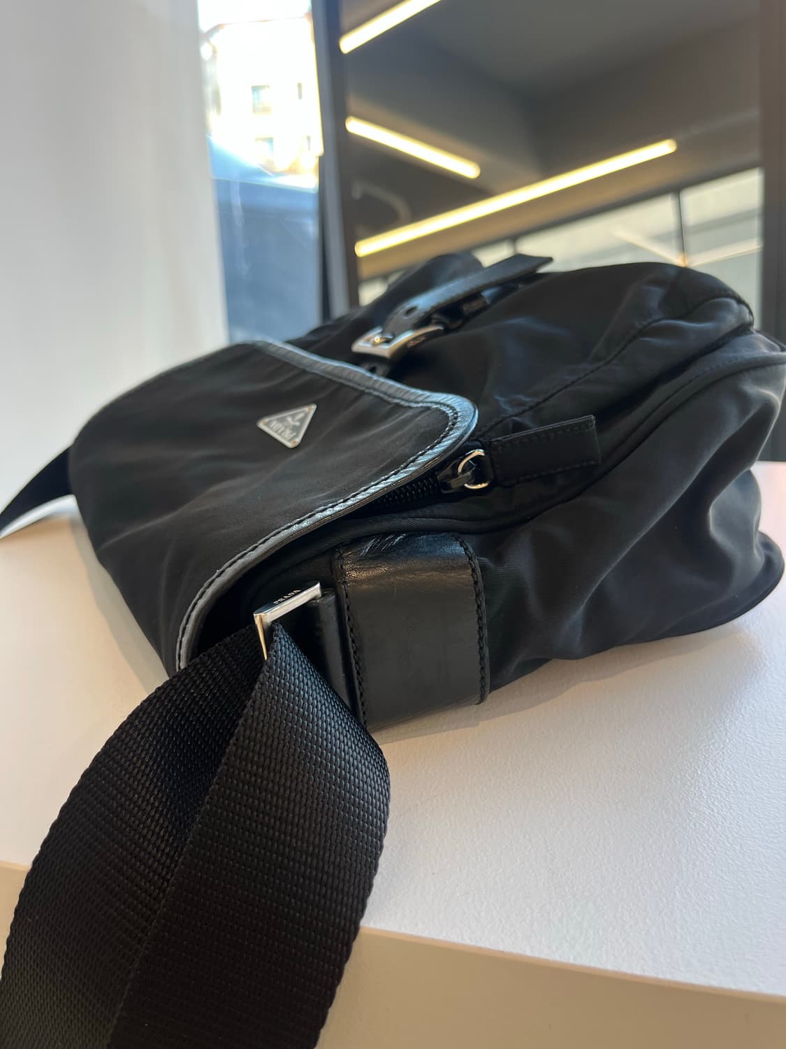 프라다 미니 메신저백 크로스백 주우재백 상품이미지6