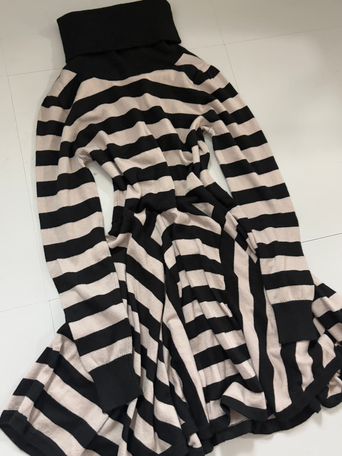 • striped turtleneck flared knit dress 상품이미지6