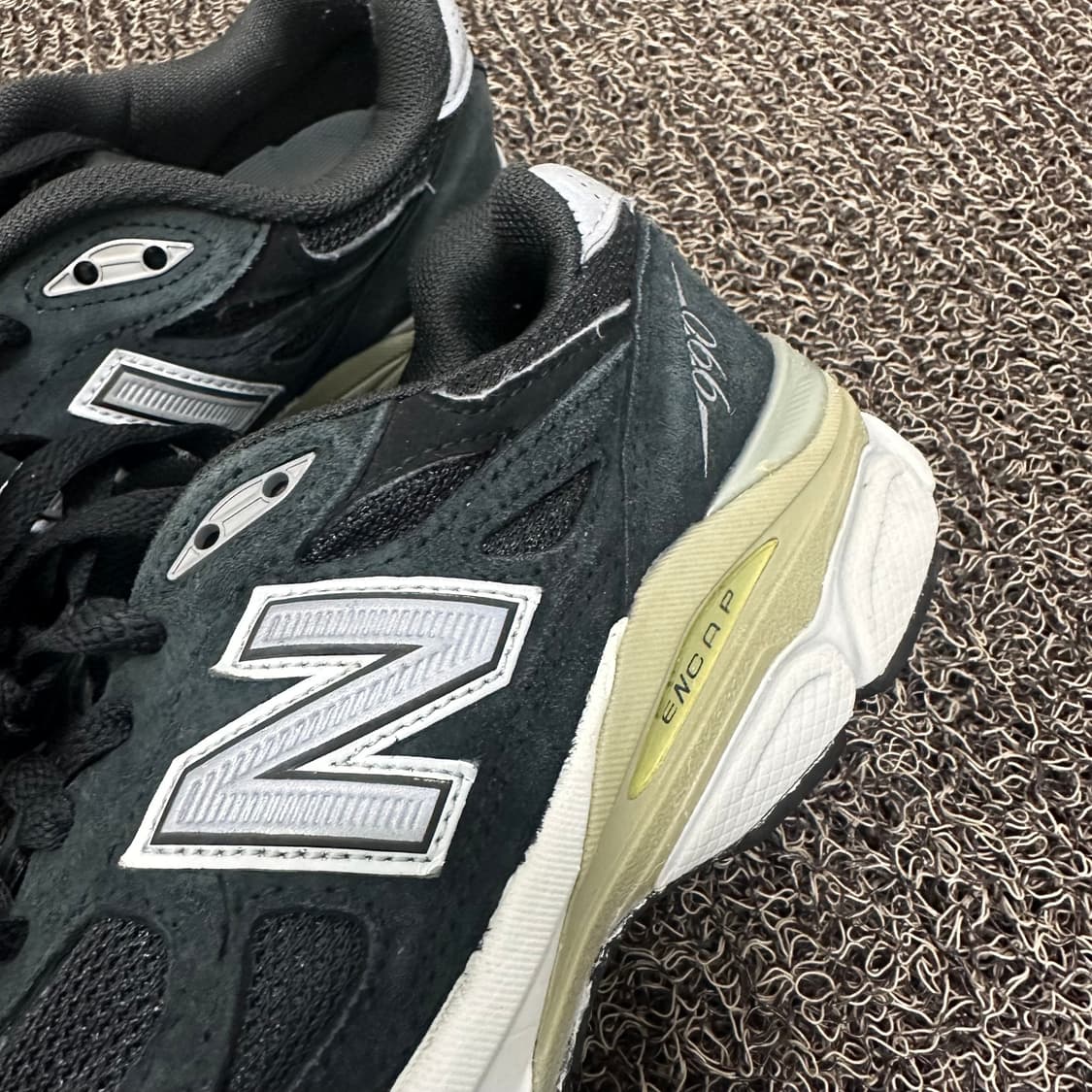 뉴발란스 USA 990 v3 블랙 운동화 235 상품이미지4