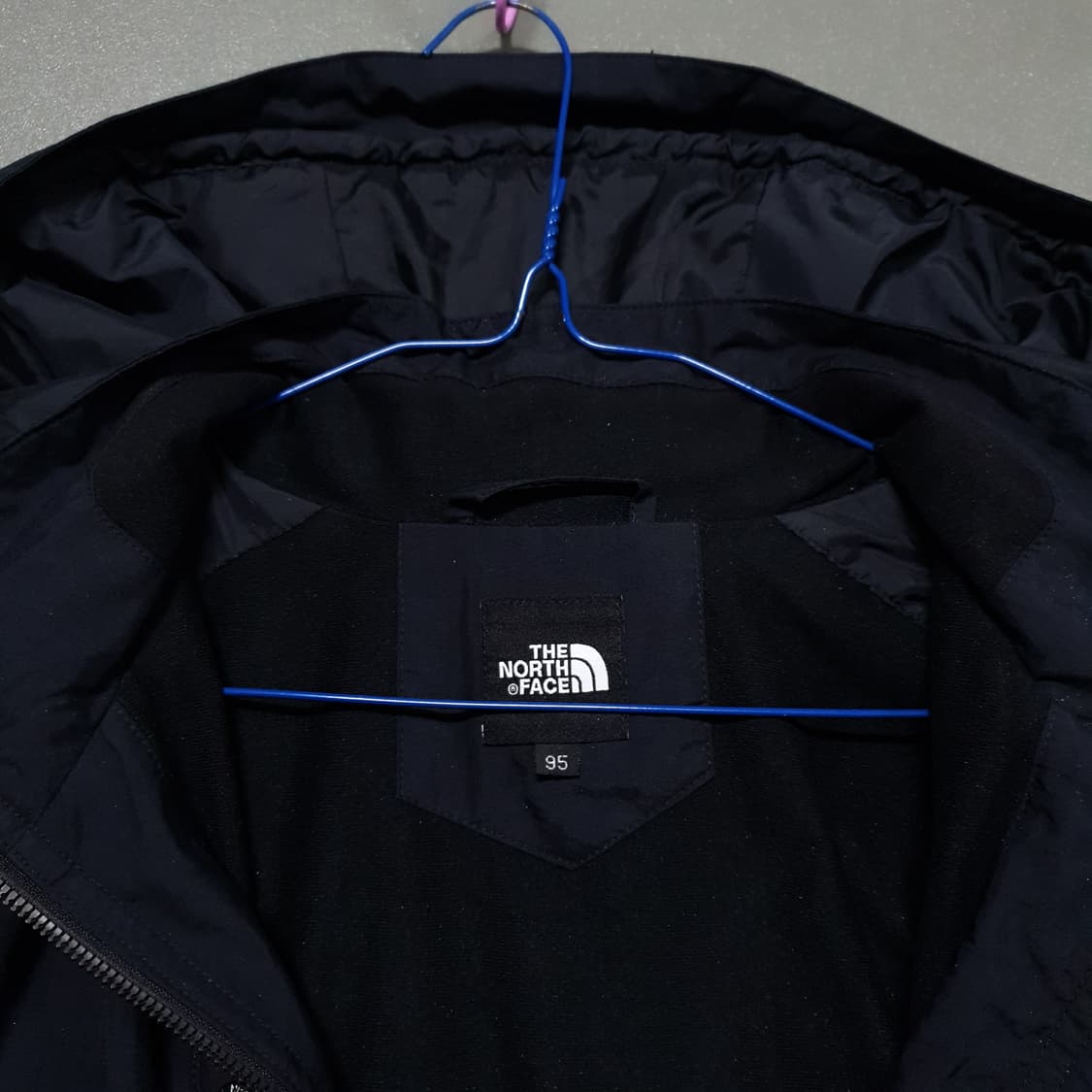 M) 노스페이스 포켓 지퍼 디테일 바람막이 후드 마운틴 자켓 희귀 상품이미지5