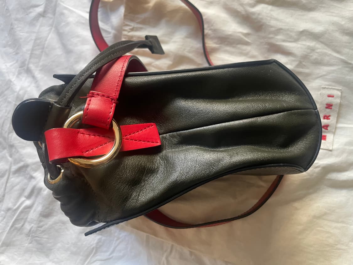 마르니 드로스트링 토트백 상품이미지5