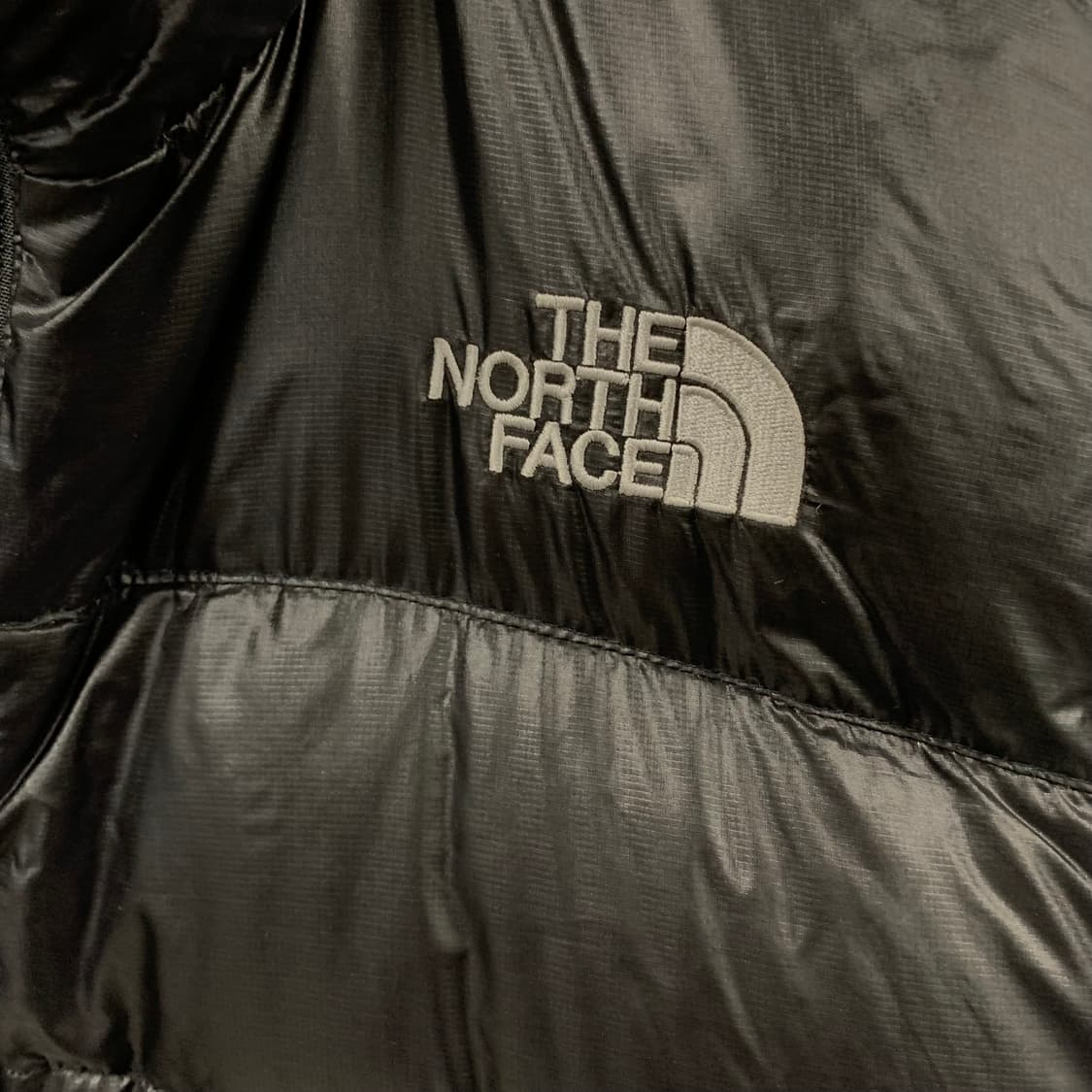 노스페이스 써밋시리즈 블랙 유광 패딩 상품이미지4